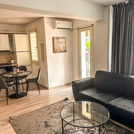 Luxury Bucovina Apartment Gura Humorului Exterior photo